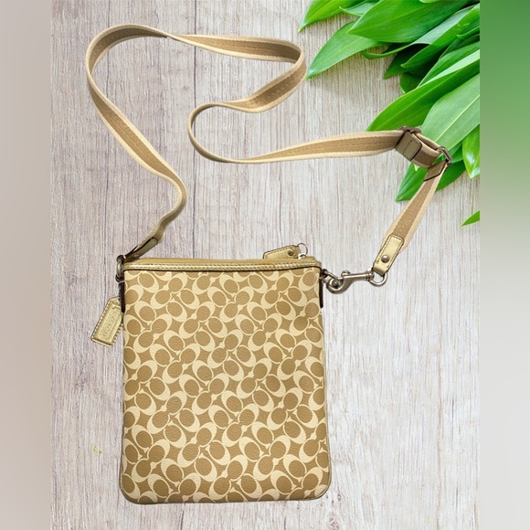 Coach Crossbody - Picture 2 of 2